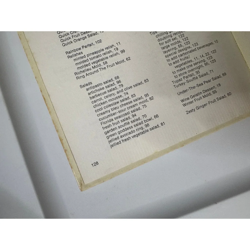 The New‎ Joys of Jell-O Recipe Book 1974 Hardcover General Foods Vintage